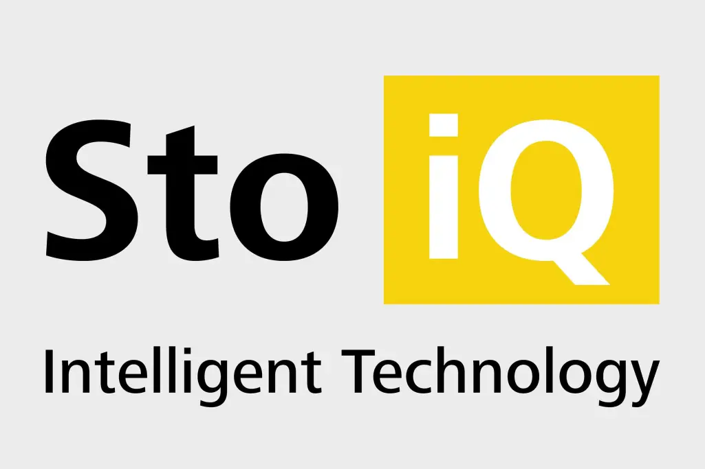 Fasadni omet z IQ - Intelligent Technology podjetja Sto. Logotip Sto iQ