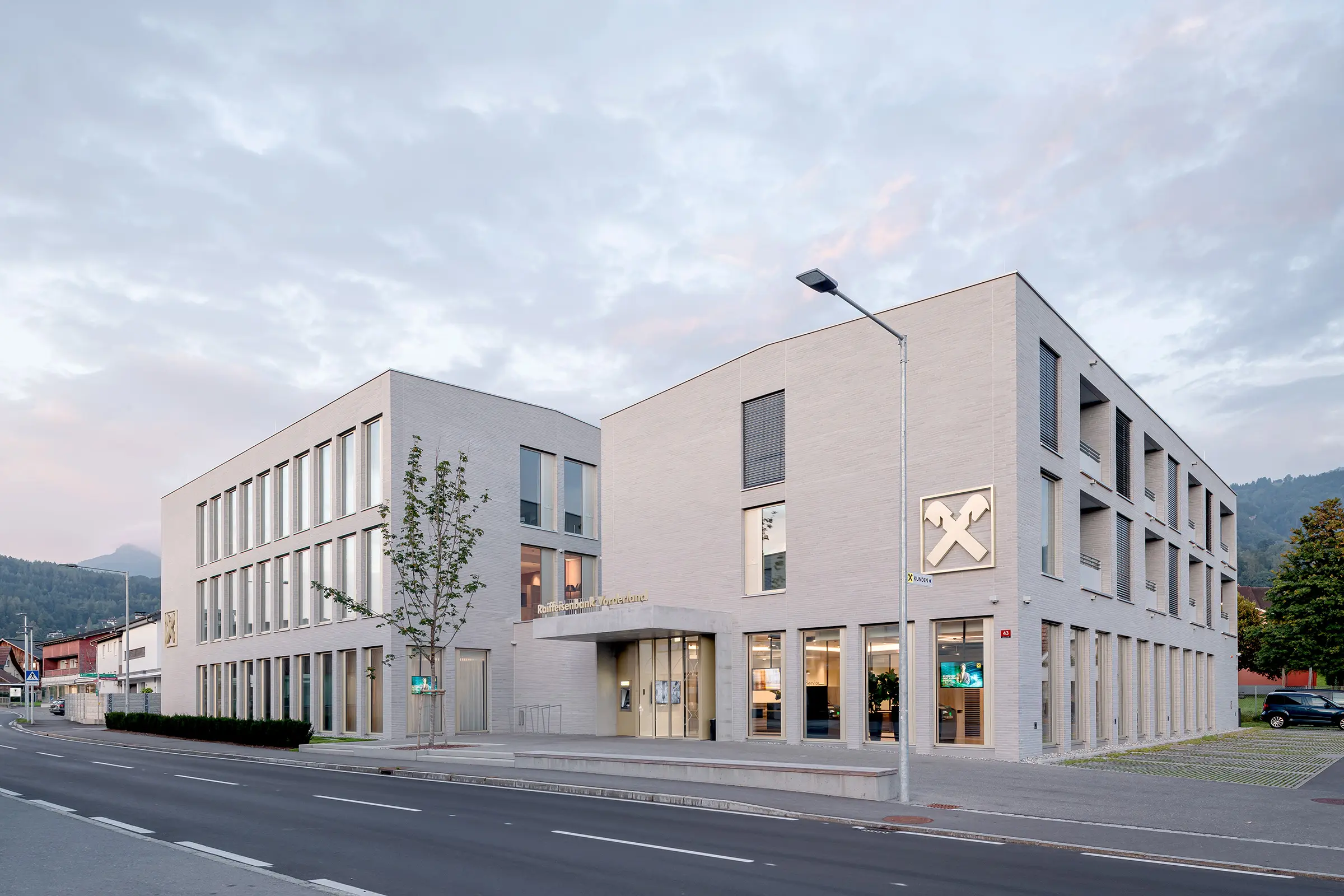 Stanovanjski objekt in poslovni objekt Akzent, Sulz, AT